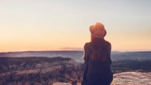 Frau genießt die Ruhe - Hochsensibilität